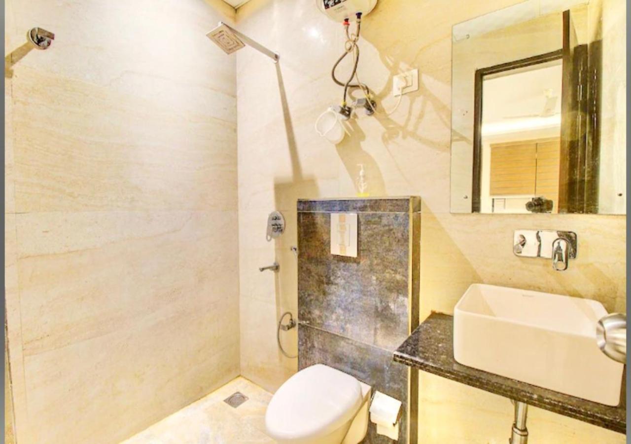 Hotel Galaxy Inn Near Delhi International Airport Nuova Delhi Esterno foto